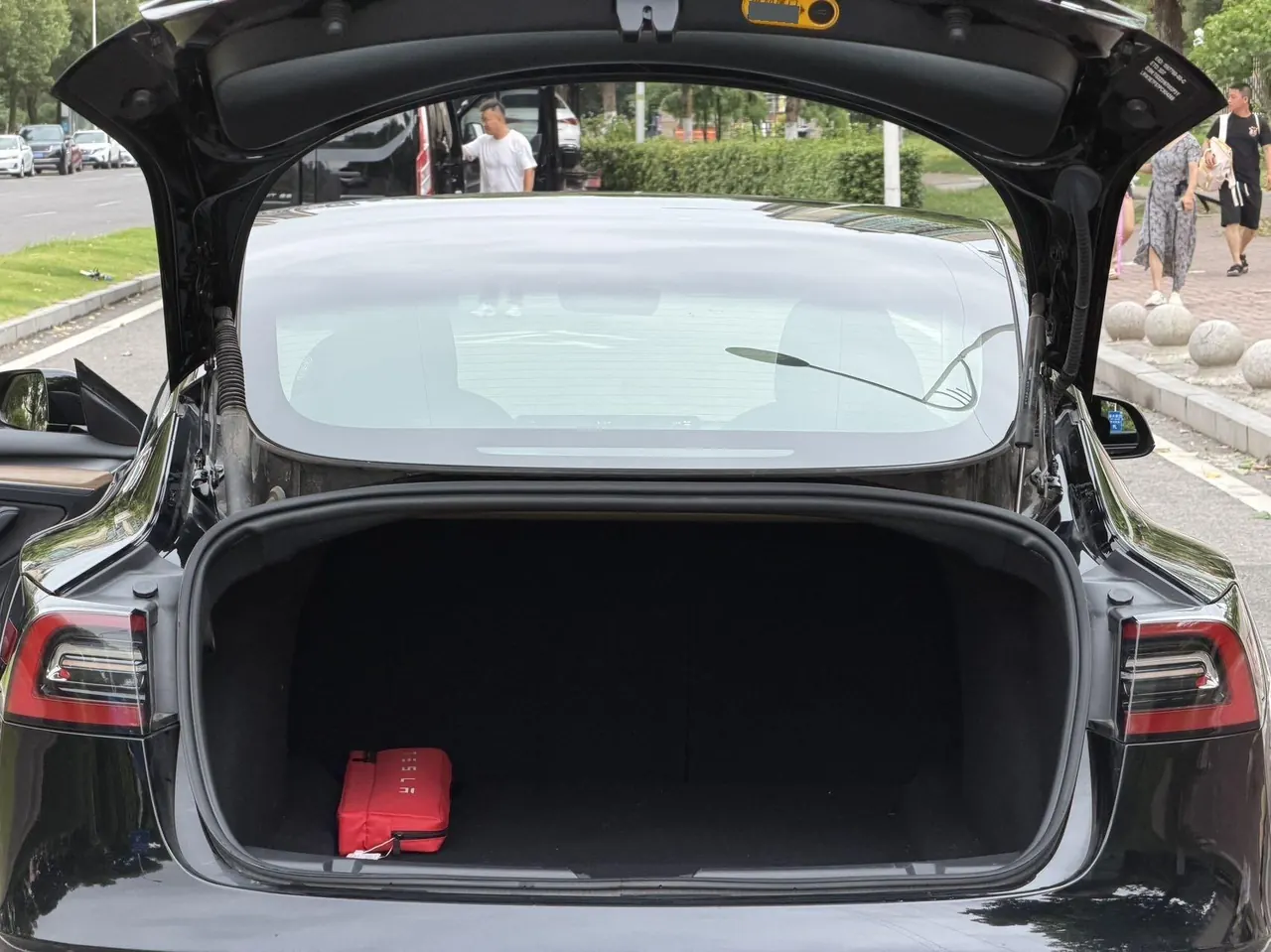 Tesla 2022 Model 3 rear-wheel drive version of automatic transmission 5
