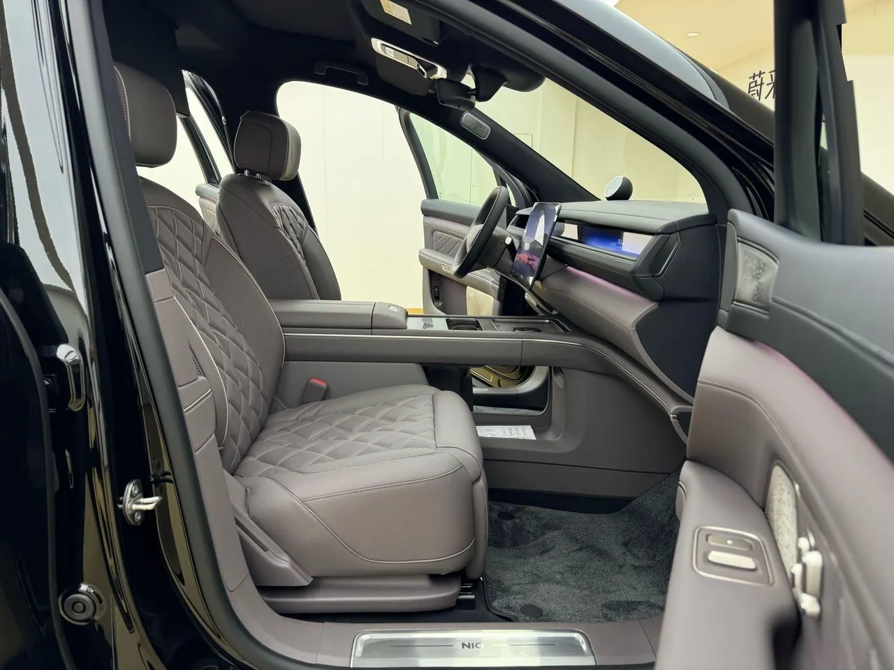 NIO 2026 ES8 5-seat Executive Deluxe Automatic Gear 6