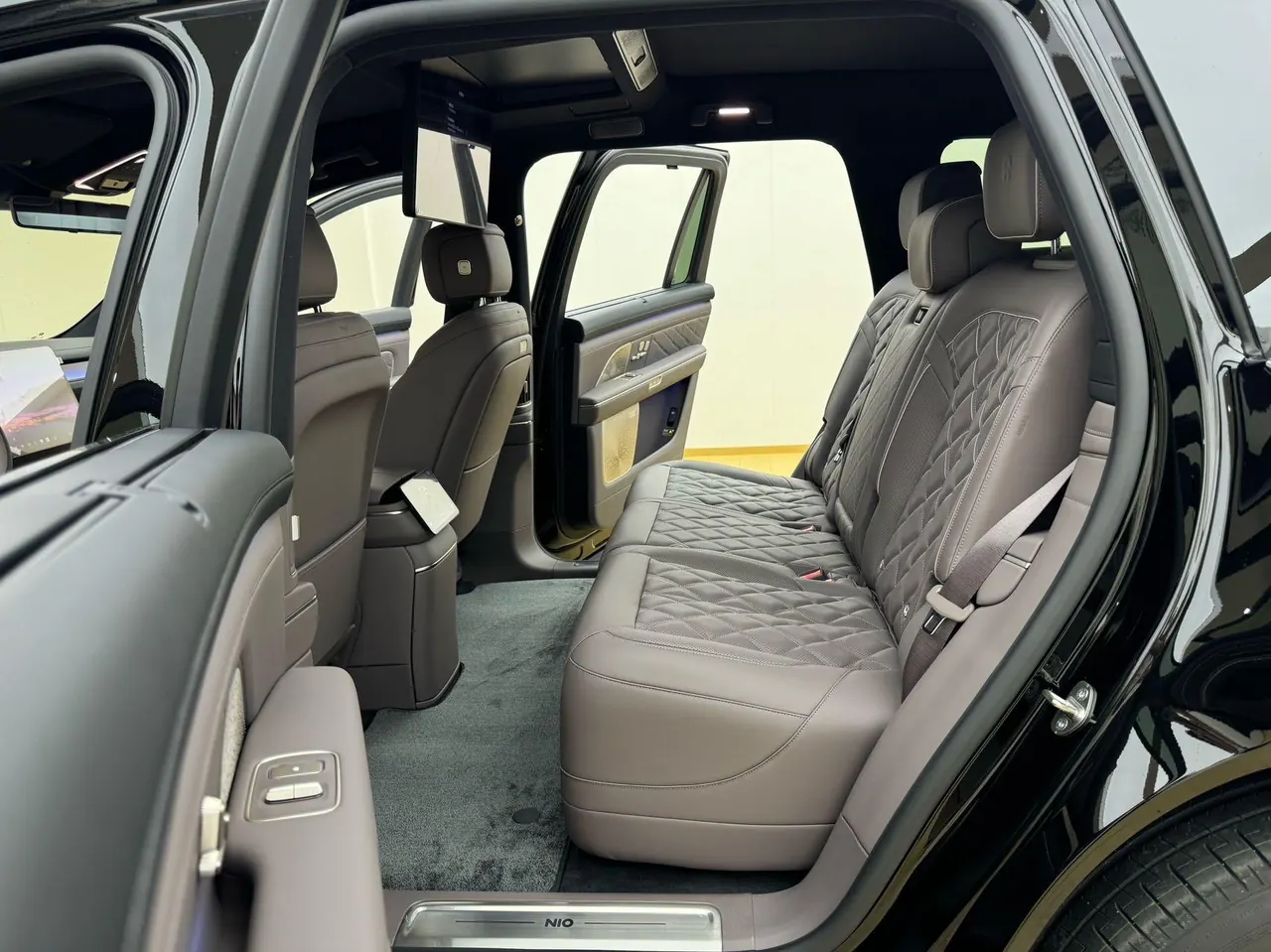 NIO 2026 ES8 5-seat Executive Deluxe Automatic Gear 7