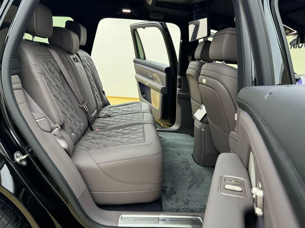 NIO 2026 ES8 5-seat Executive Deluxe Automatic Gear 8