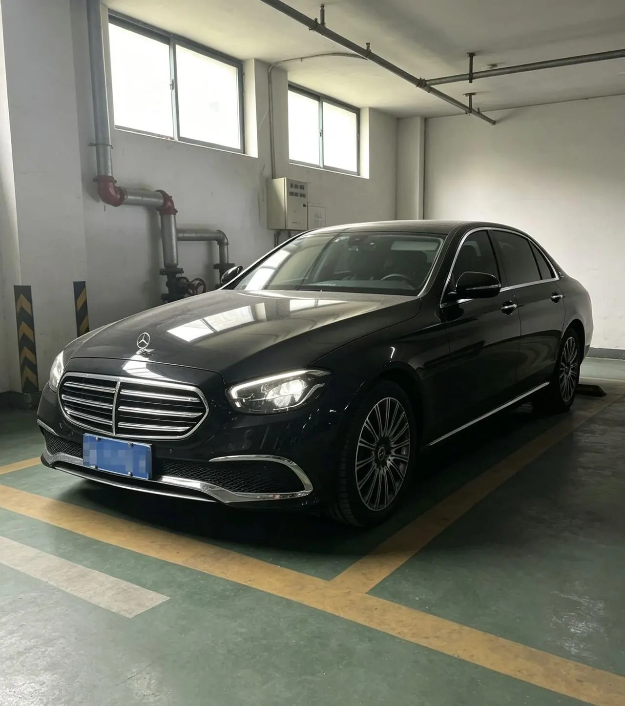 Открыть галерею: Mercedes Benz E Class 2021 E 300 L 2.0T Luxury Automatic Gear