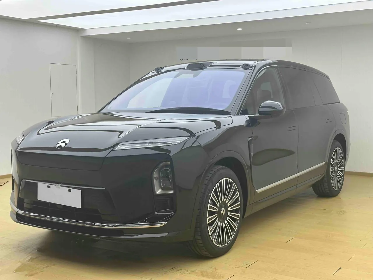 Open image lightbox: NIO 2026 ES8 5-seat Executive Deluxe Automatic Gear