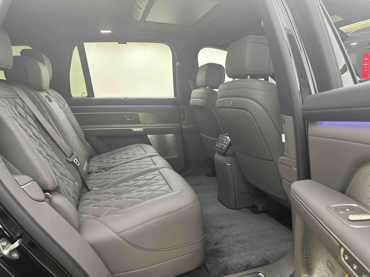 NIO 2026 ES8 5-seat Executive Deluxe Automatic Gear 8