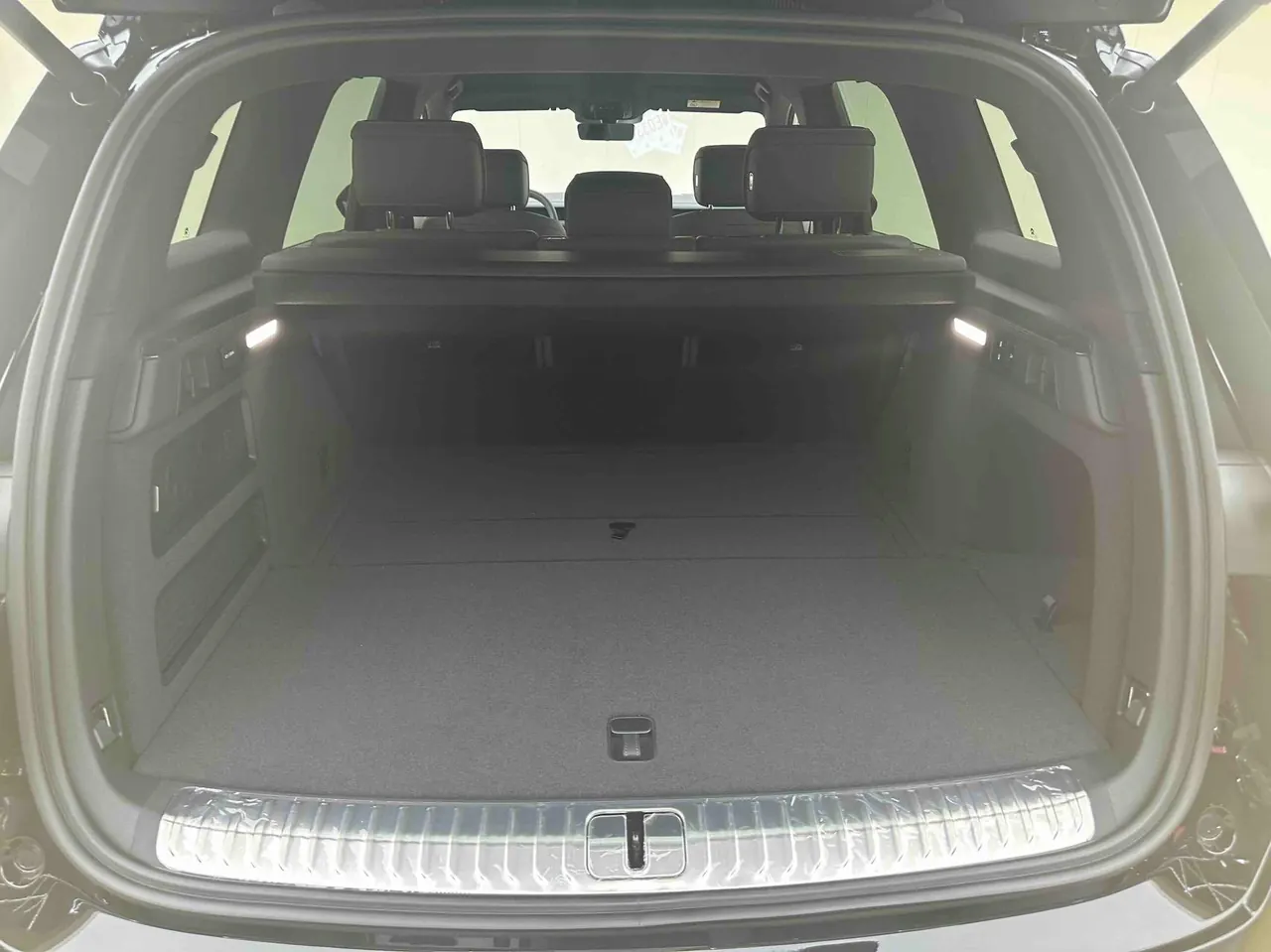 NIO 2026 ES8 5-seat Executive Deluxe Automatic Gear 9
