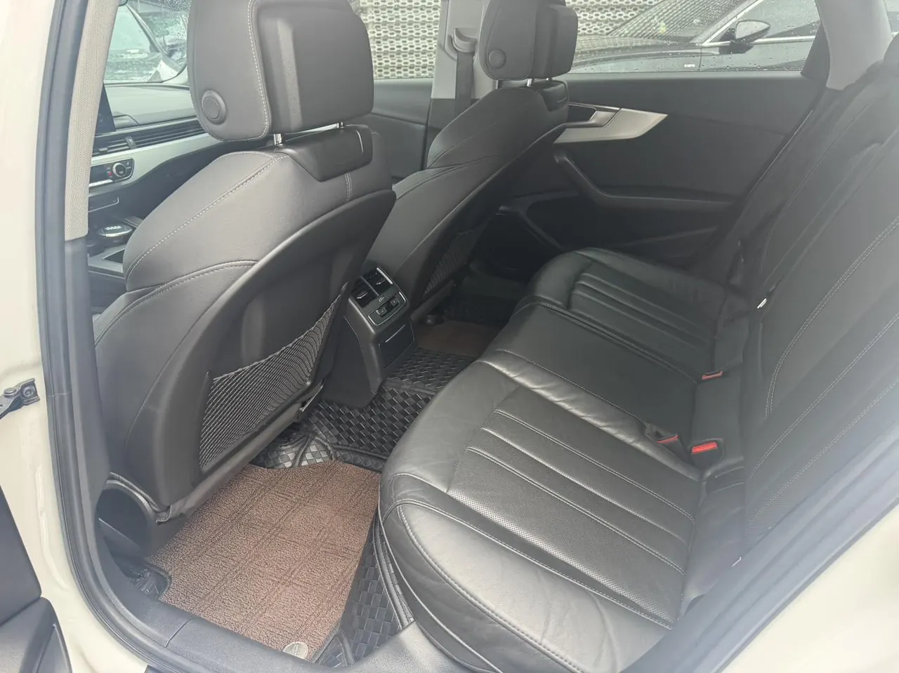 Audi 2020 A4L 2.0TFSI 40TFSI Deluxe Dynamic Automatic 12