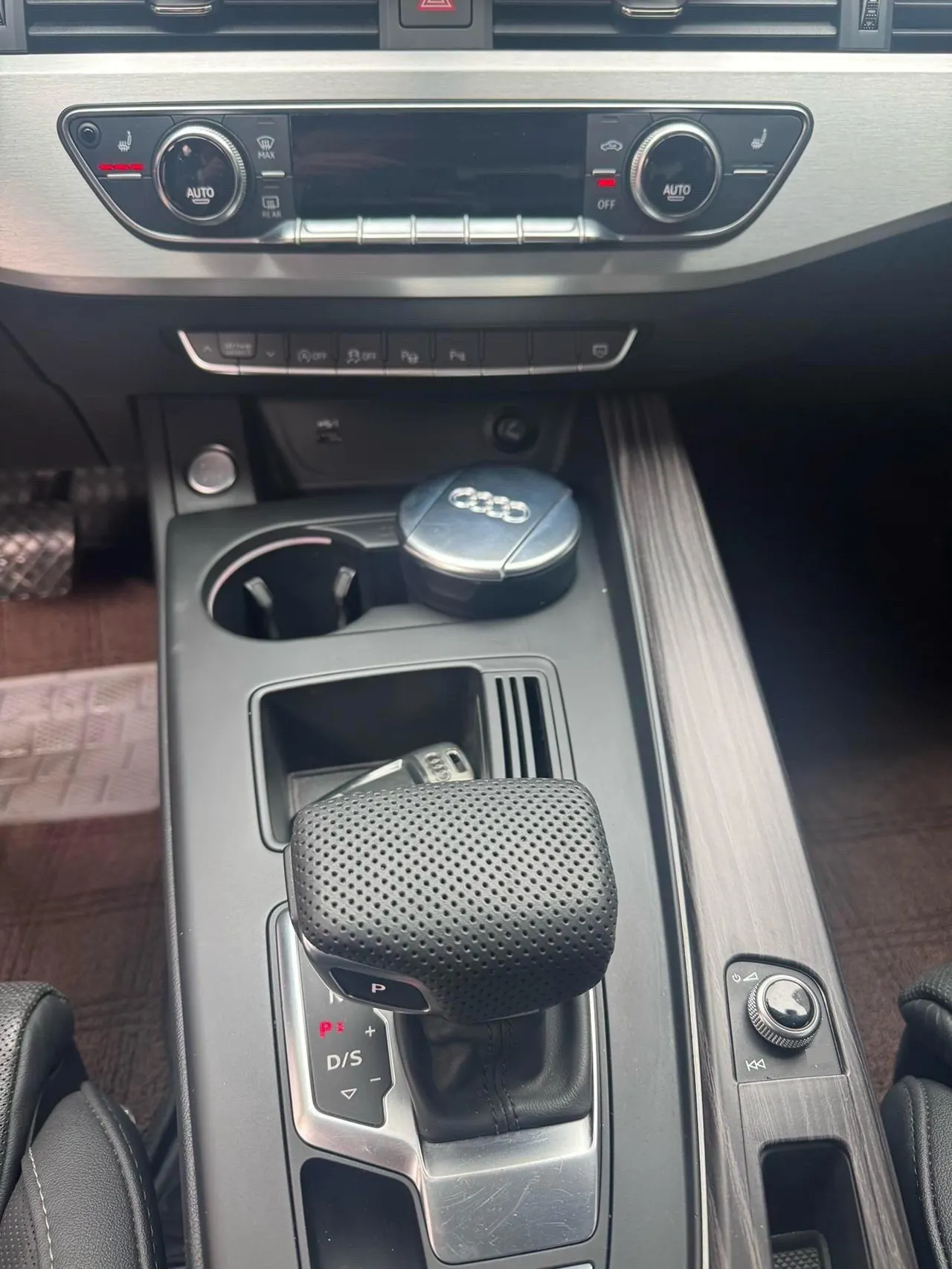Audi 2020 A4L 2.0TFSI 40TFSI Deluxe Dynamic Automatic 13
