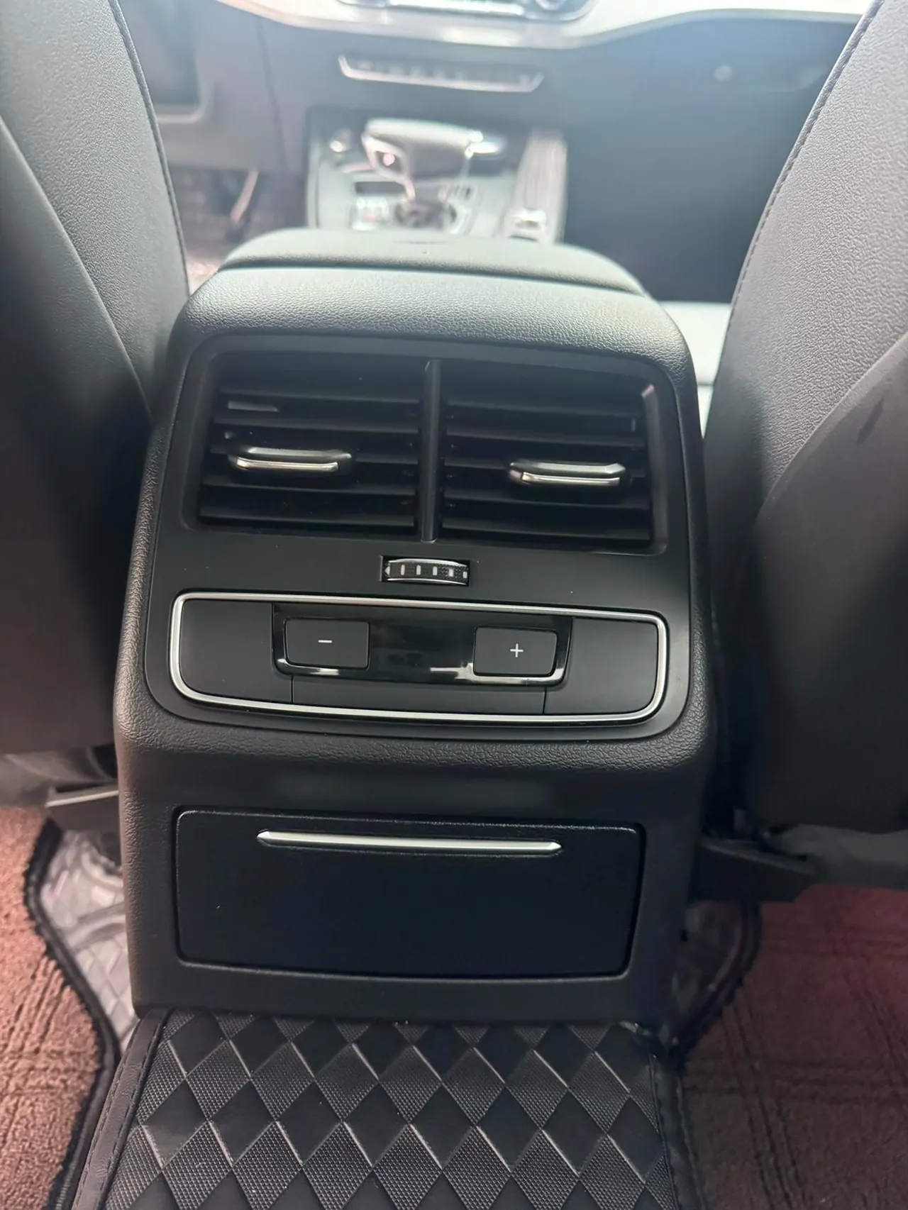 Audi 2020 A4L 2.0TFSI 40TFSI Deluxe Dynamic Automatic 14