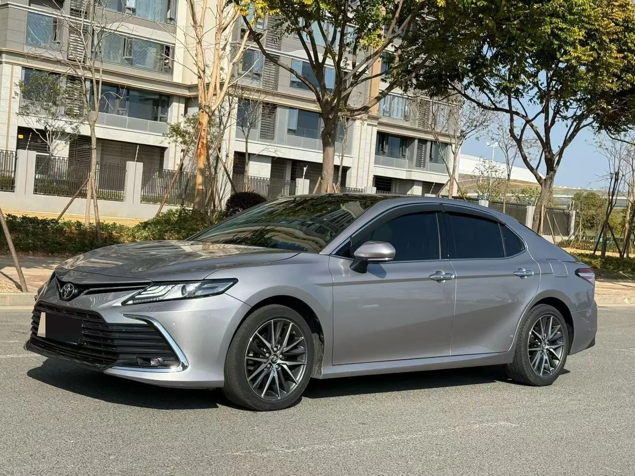 Открыть галерею: Toyota 2021 Camry 2.5G Deluxe Edition Automatic Gear