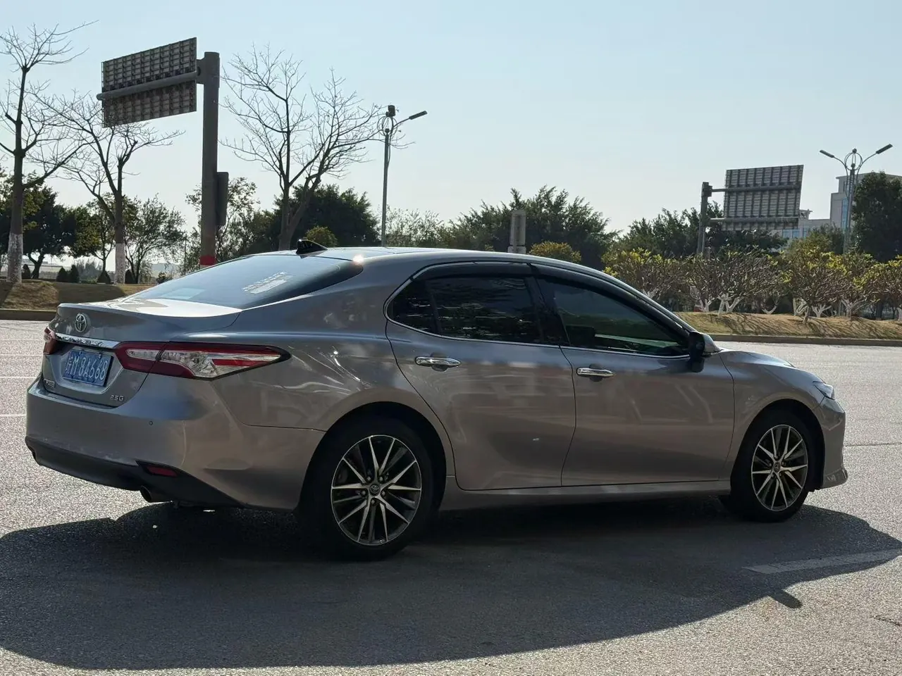 Toyota 2021 Camry 2.5G Deluxe Edition Automatic Gear 7