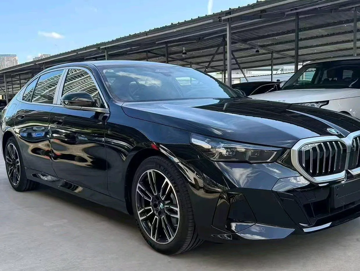 BMW 5 Series 2026 model 530Li 48V 2.0T Leading Edition M Sport Package Automatic 3