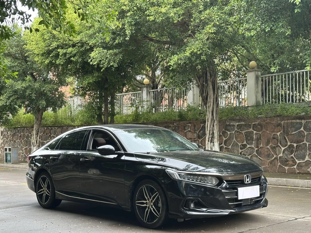 Honda 2022 10th Generation Accord 1.5T Stepless 260TURBO Magic Night Premium Edition Automatic Gear 3