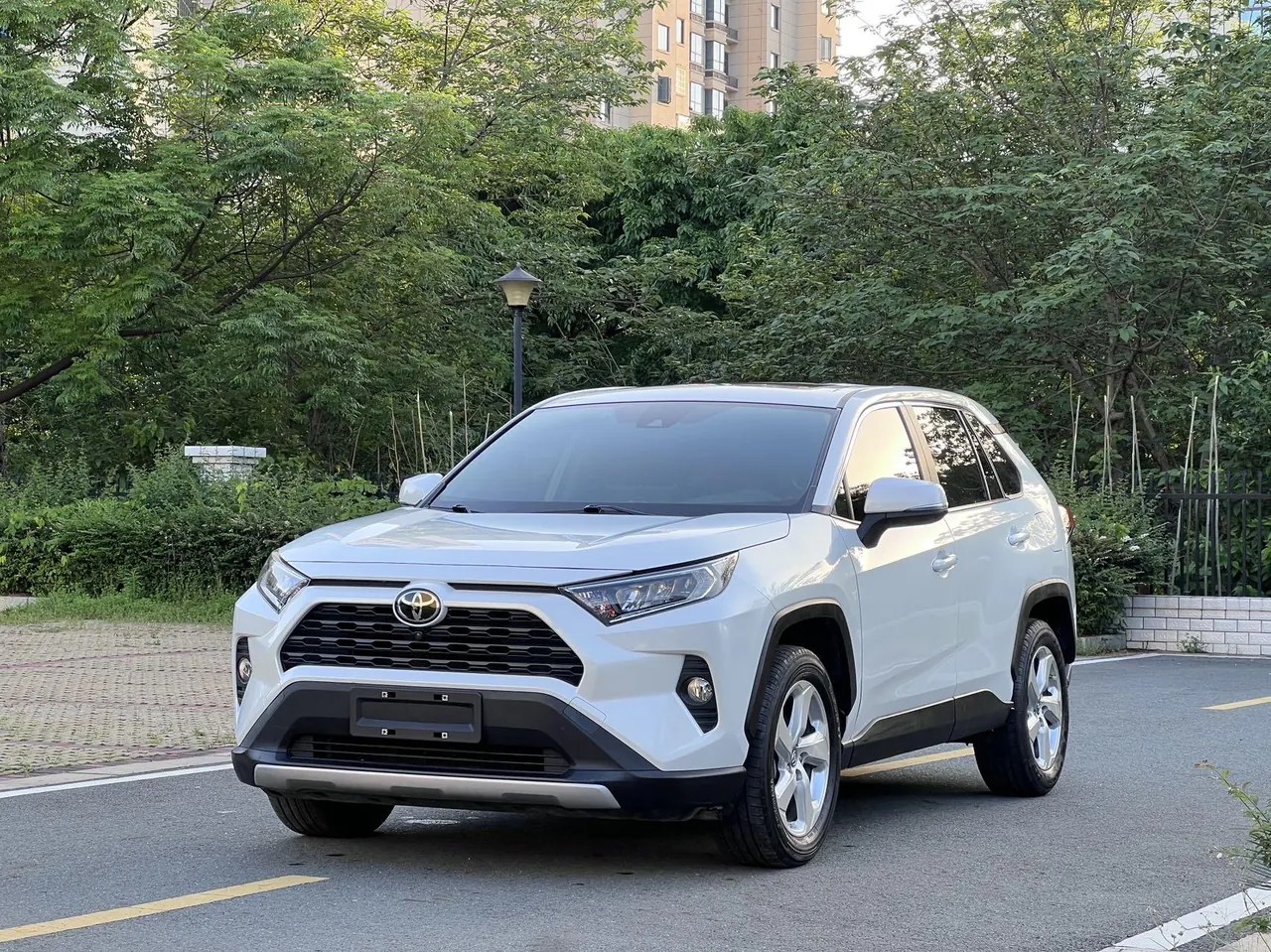 Toyota 2021 RAV4 Rongbo 2.0 Stepless Two-Drive Fashion PLUS Edition Automatic Gear - View 1