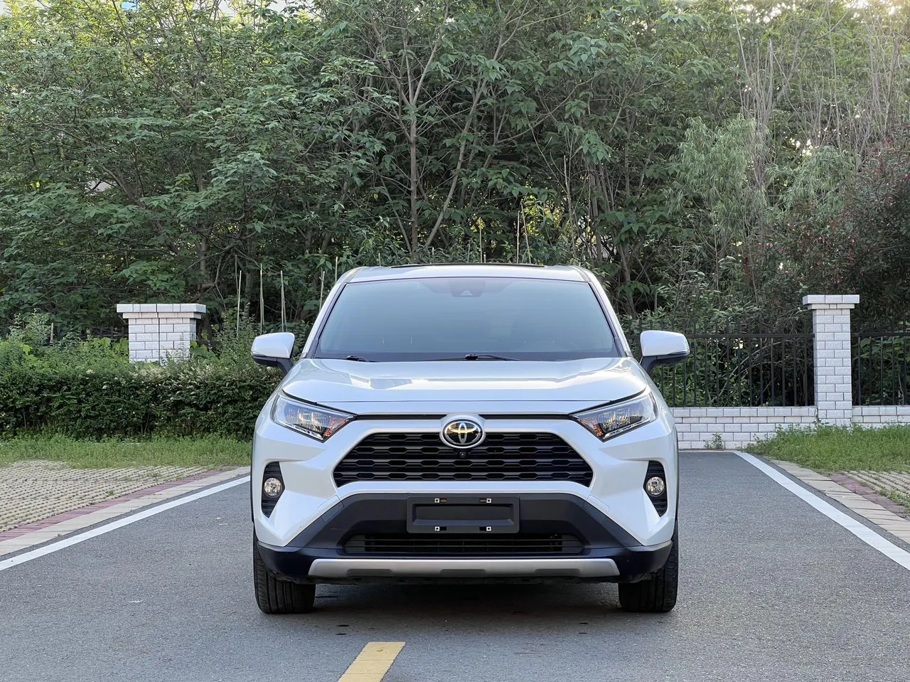 Toyota 2021 RAV4 Rongbo 2.0 Stepless Two-Drive Fashion PLUS Edition Automatic Gear 2