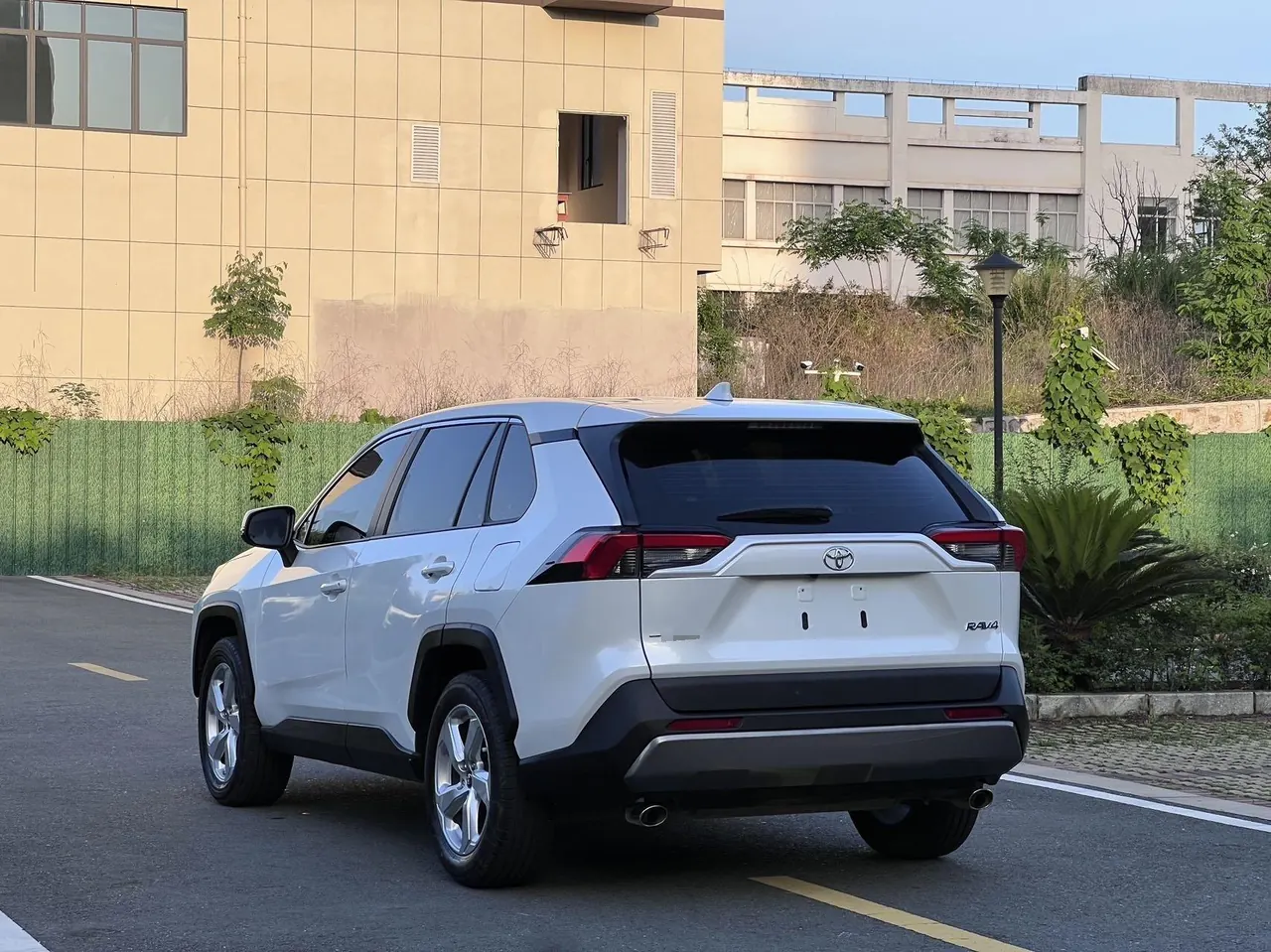 Toyota 2021 RAV4 Rongbo 2.0 Stepless Two-Drive Fashion PLUS Edition Automatic Gear 4