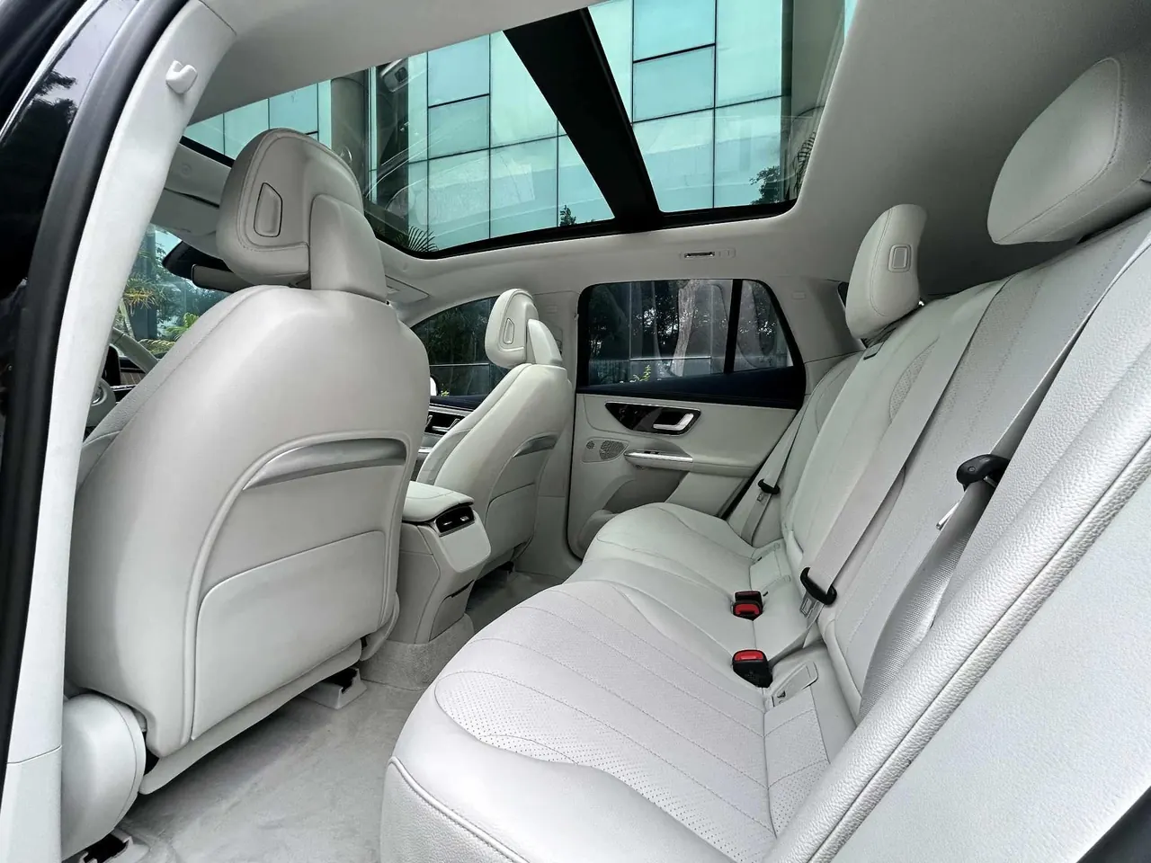 Mercedes Benz 2023 EQE SUV 350 4MATIC EQE SUV 350 4MATIC Pioneer Edition Automatic 18