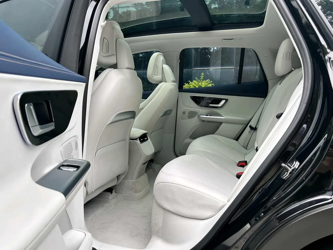 Mercedes Benz 2023 EQE SUV 350 4MATIC EQE SUV 350 4MATIC Pioneer Edition Automatic 9