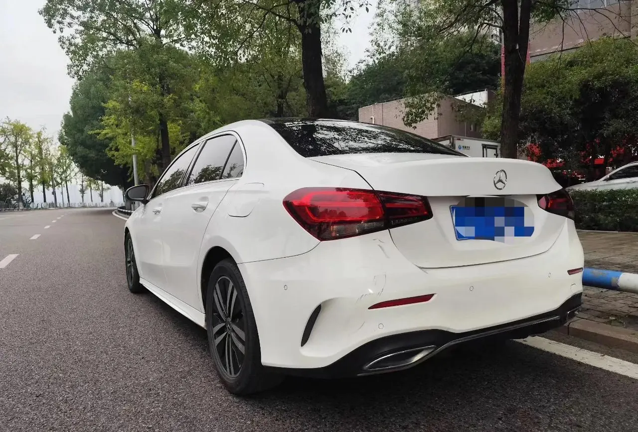 Mercedes Benz Class A 2020 A 180 L 1.3T automatic gear 3