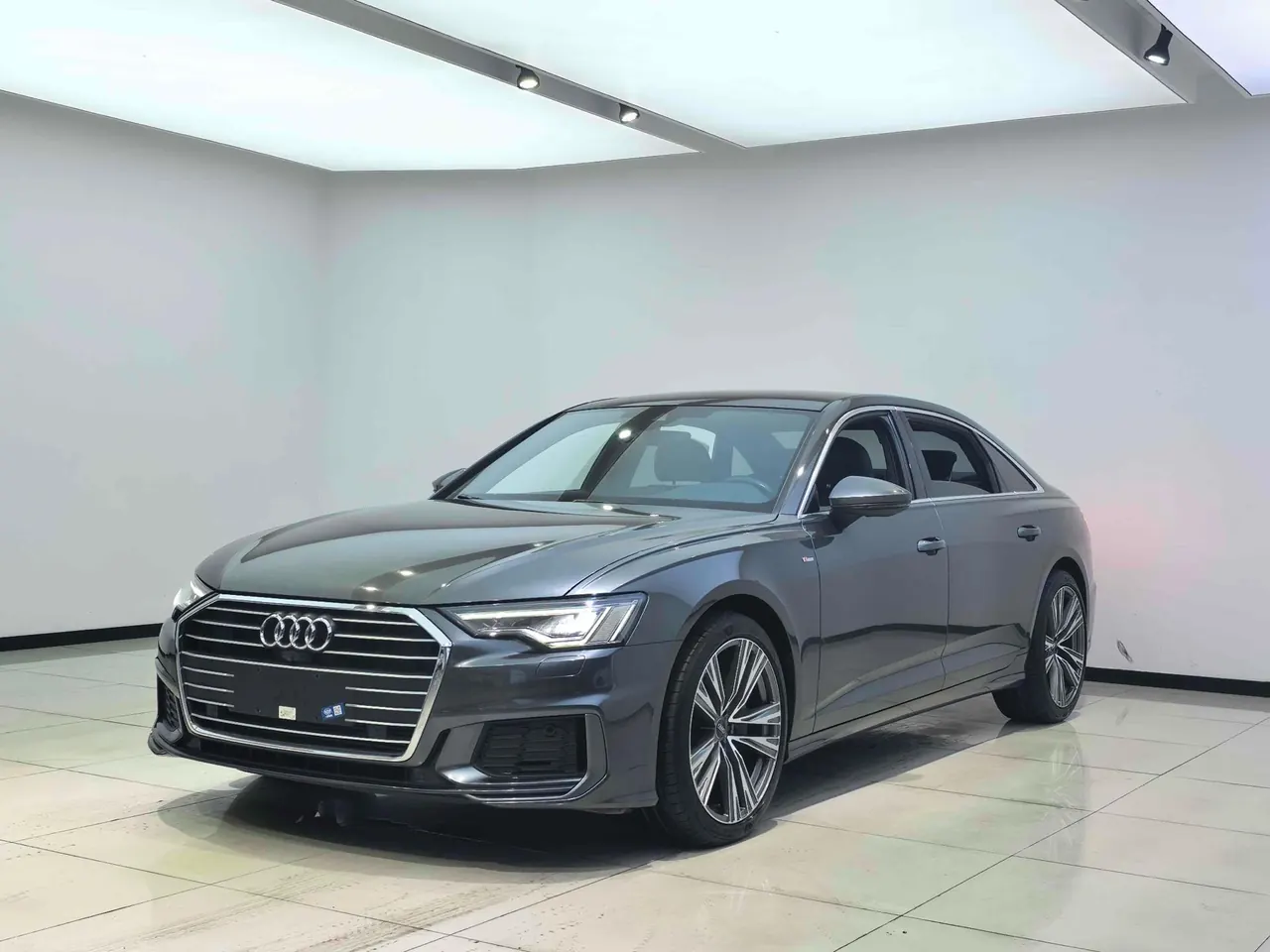 Audi 2022 A6L 2.0TFSI 40TFSI Deluxe Dynamic Automatic - View 1