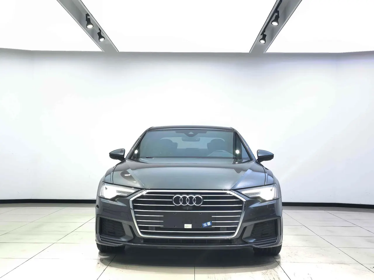 Audi 2022 A6L 2.0TFSI 40TFSI Deluxe Dynamic Automatic 2