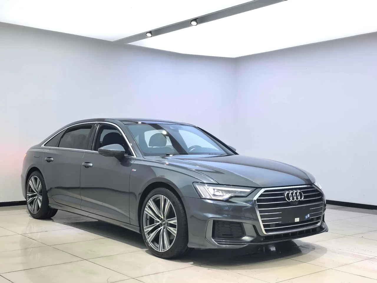 Audi 2022 A6L 2.0TFSI 40TFSI Deluxe Dynamic Automatic 3
