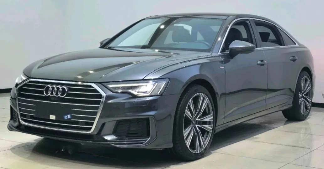 Audi 2022 A6L 2.0TFSI 40TFSI Deluxe Dynamic Automatic - View 1