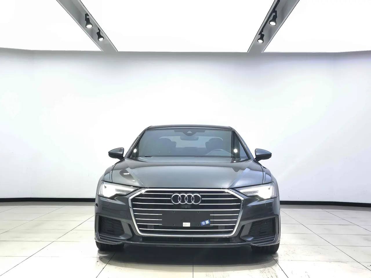Audi 2022 A6L 2.0TFSI 40TFSI Deluxe Dynamic Automatic 2