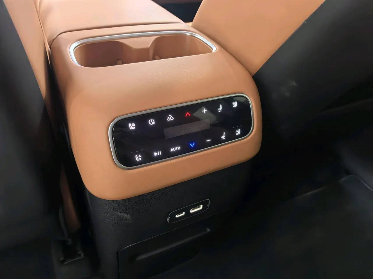 Leapmotor 2026 C 16 280 Laser Radar Zhizun Edition 6-seat Automatic Gear 8