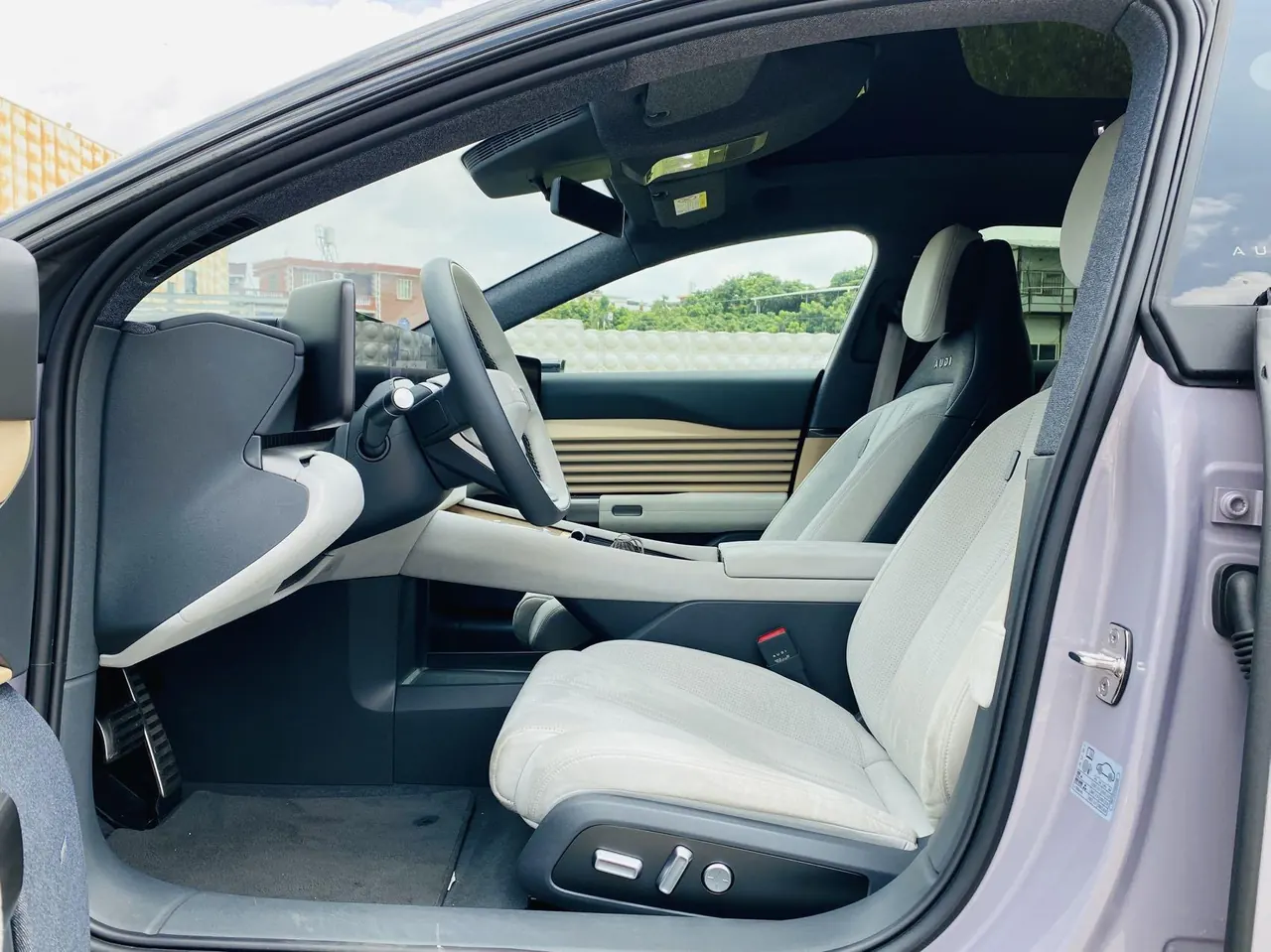 AUDI 2026 E5 Sportback Flagship Quattro Automatic Transmission 3