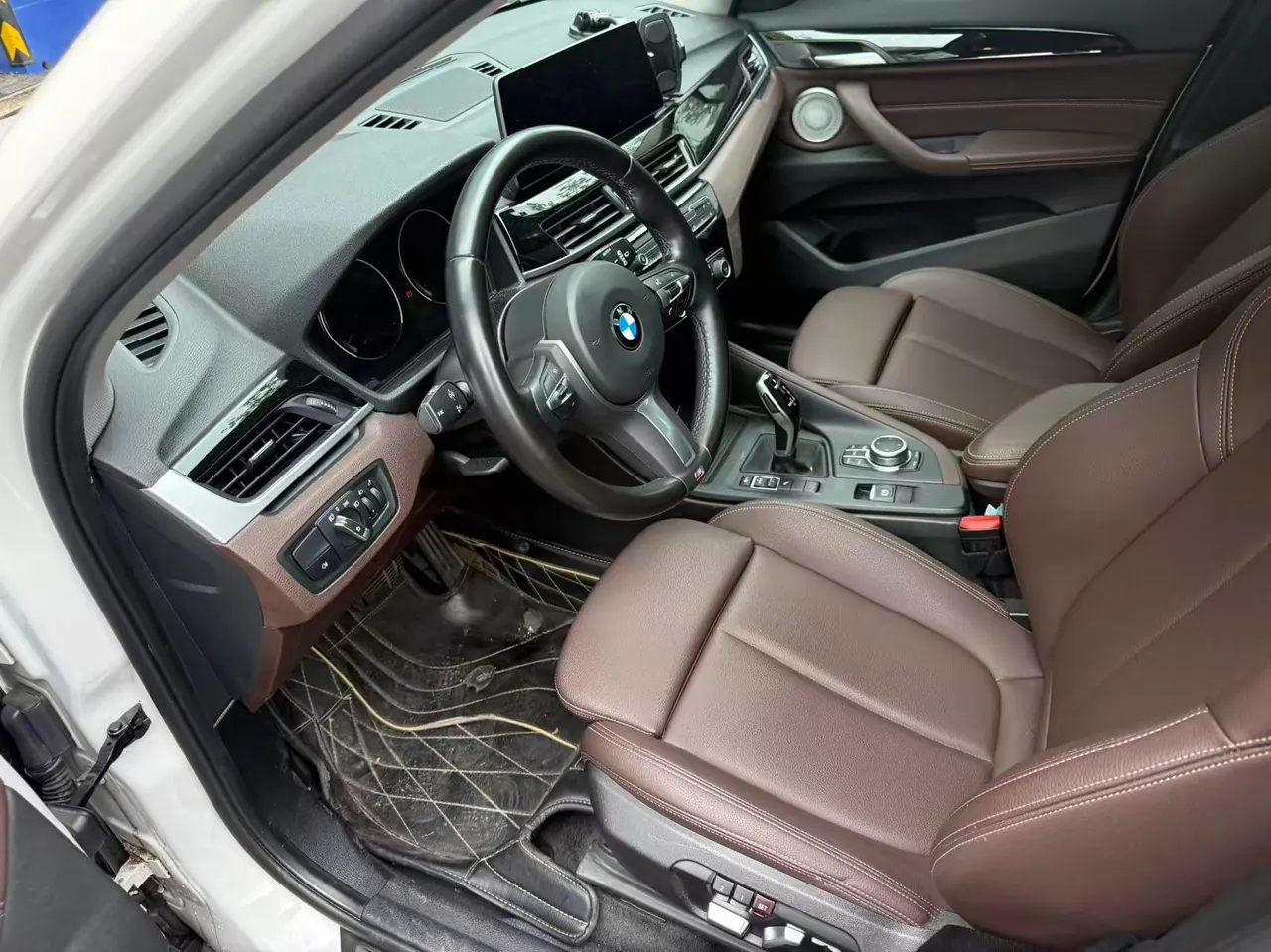 BMW 2021 X1 sDrive25Li 2.0T Leading Automatic Gear 2