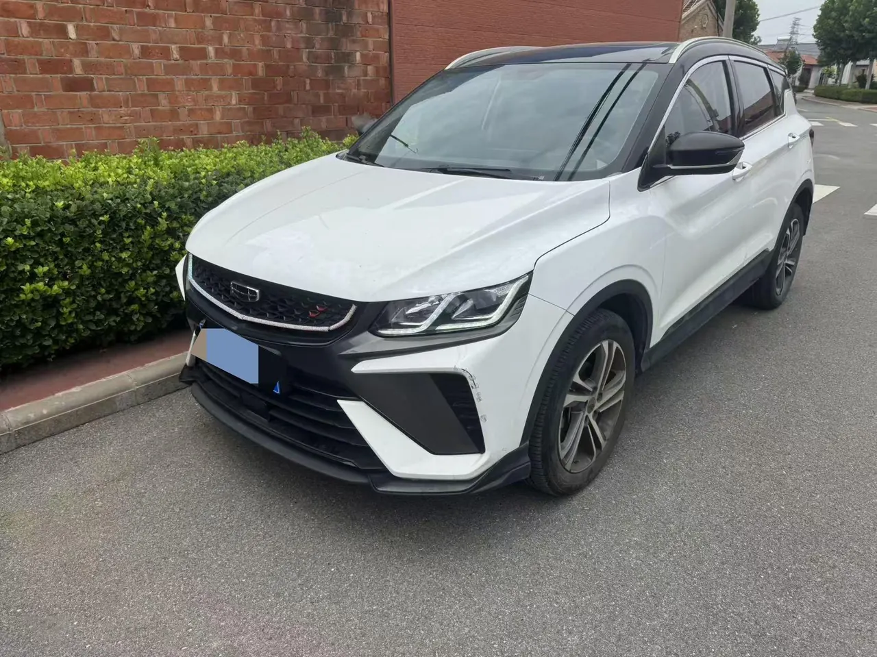 Открыть галерею: Geely 2021 Plantronics 1.4T Diamond Edition Automatic Gear