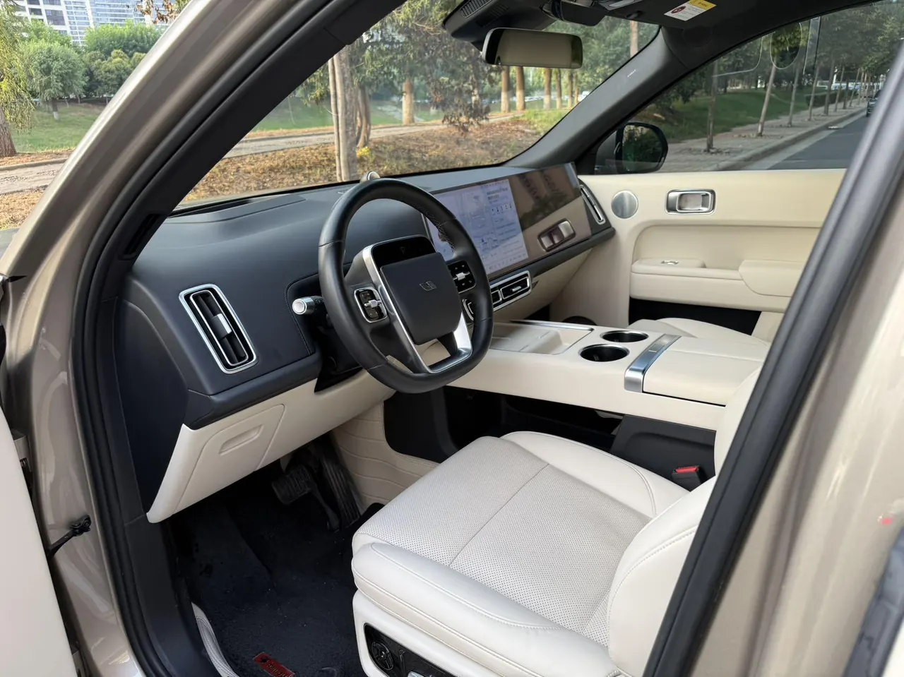 Li 2022 L9 1.5T Max Edition Automatic Gear 7