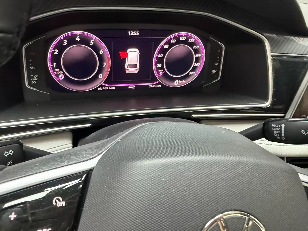 Volkswagen 2024 Tiguan L R-Line 2.0TSI 330TSI Two-Drive R-Line Overdrive Automatic Gear 7