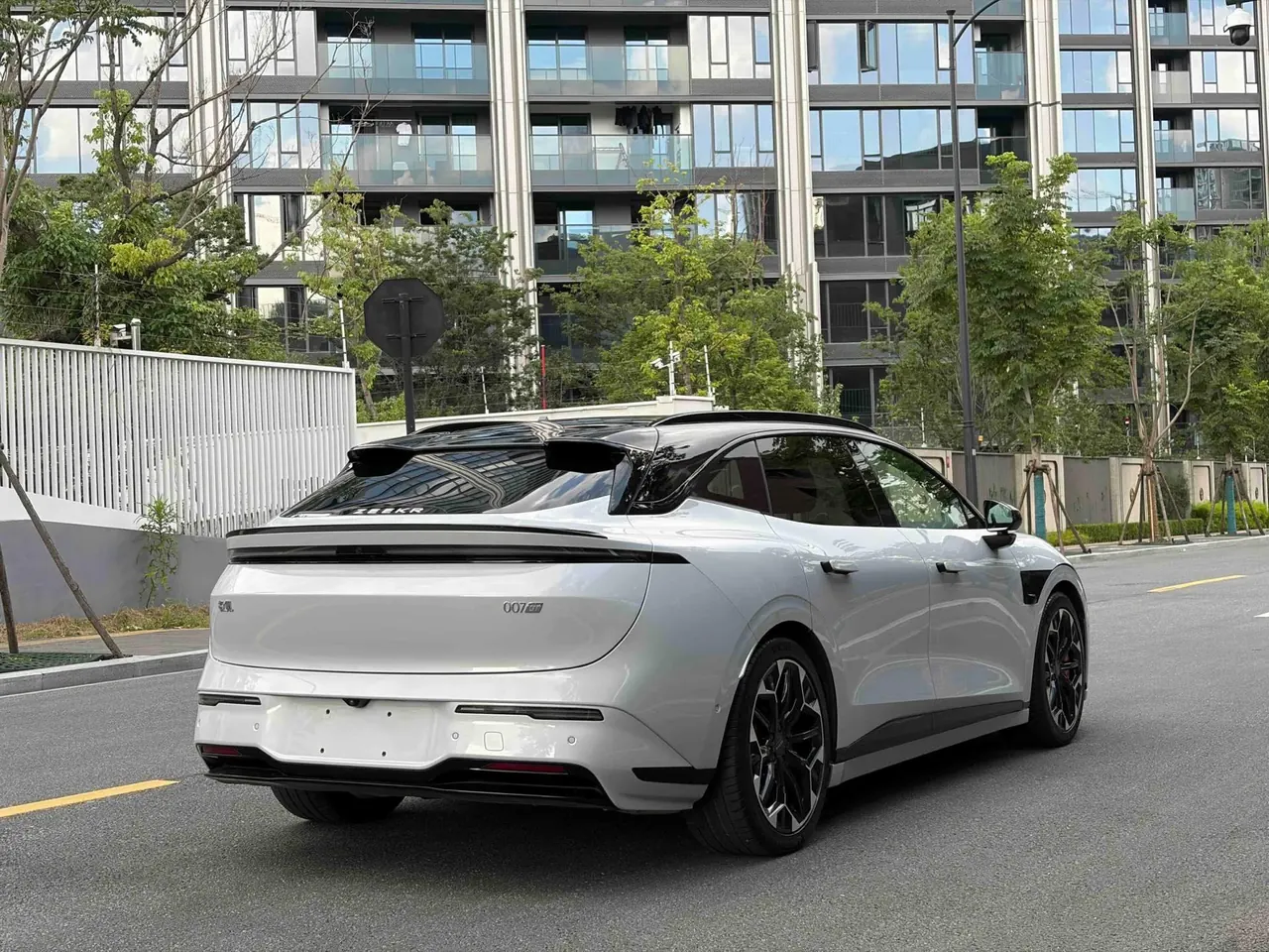 Zeekr 2025 Zeekr 007GT four-wheel drive intelligent driving version 75kWh automatic gear 6
