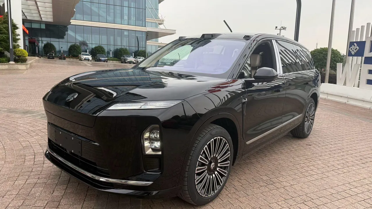 Открыть галерею: NIO 2026 ES8 6-seat executive deluxe automatic gear
