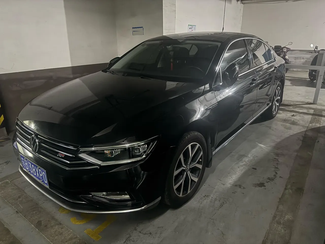 Open image lightbox: Volkswagen 2020 Magotan 2.0TSI 330TSI Leading Automatic