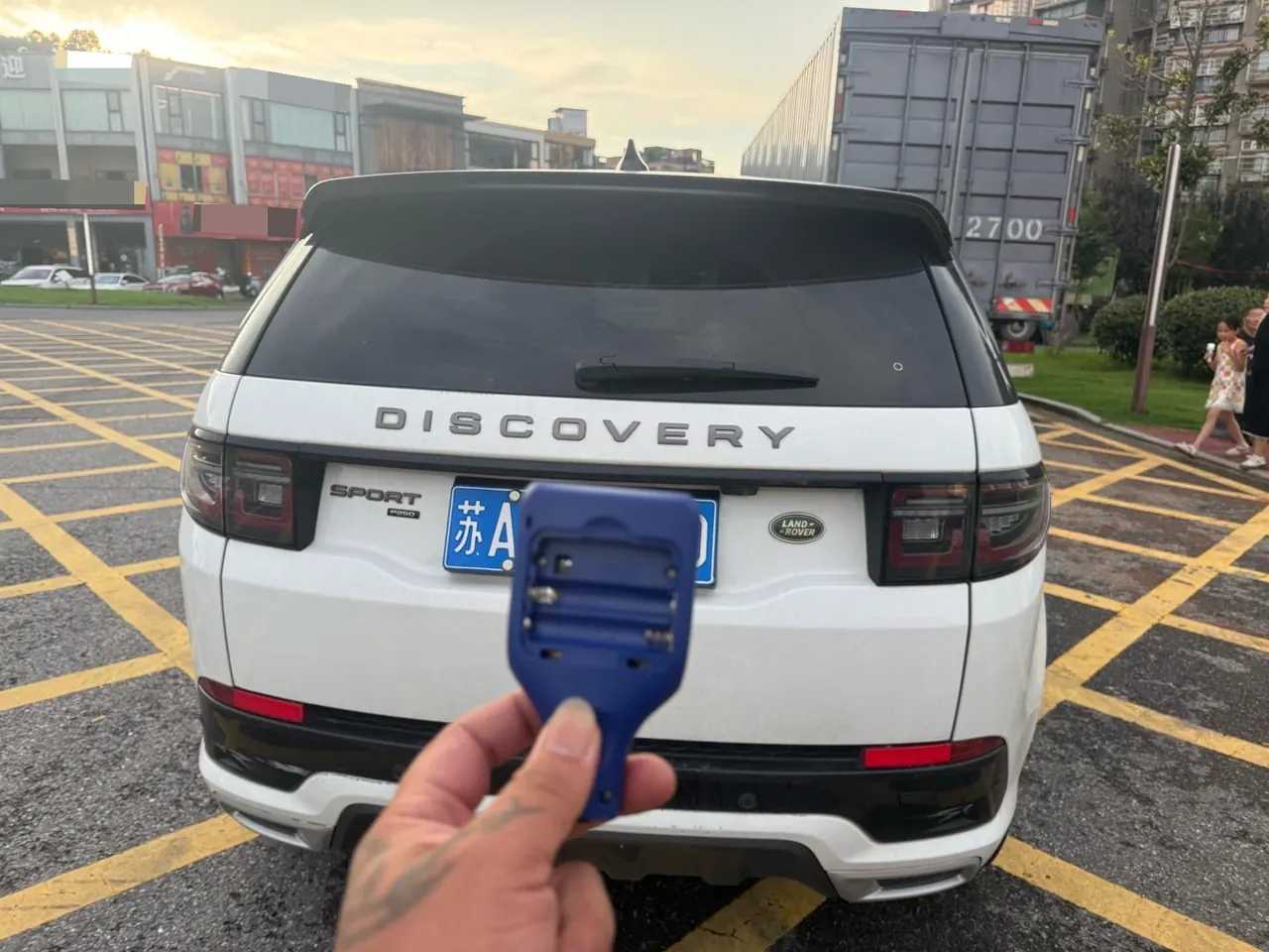 Land Rover 2022 found sports version 48V 2.0T 249PS R-Dynamic S performance version (modified) automatic gear 3