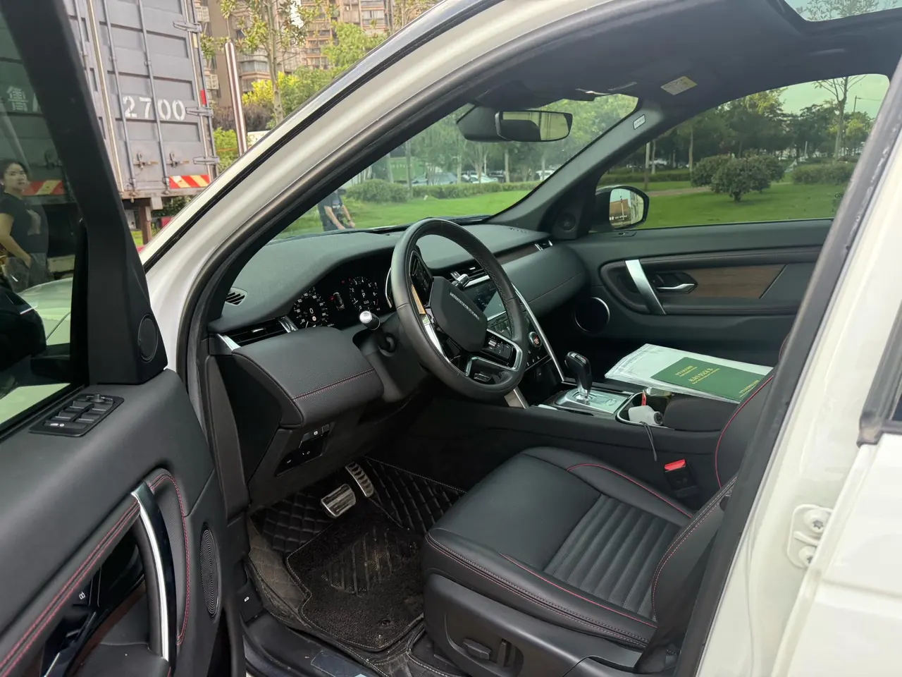 Land Rover 2022 found sports version 48V 2.0T 249PS R-Dynamic S performance version (modified) automatic gear 4