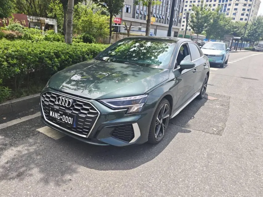 Открыть галерею: Audi 2021 A3L Limousine 1.4TFSI 35TFSI Fashion Sports Automatic