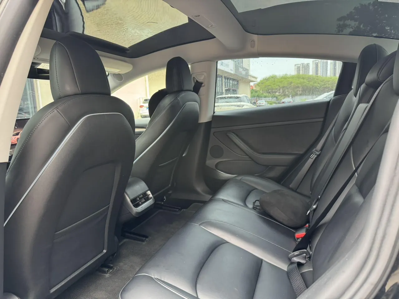 Tesla 2022 Model 3 rear-wheel drive version of automatic transmission 3