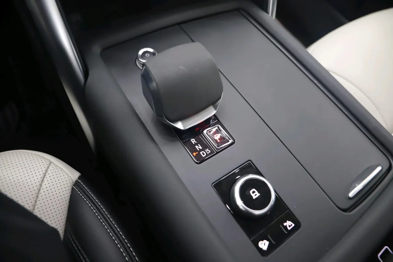 Land Rover found (imported) 2021 found 5 48V 3.0T 360PS R-Dynamic S automatic gear 7