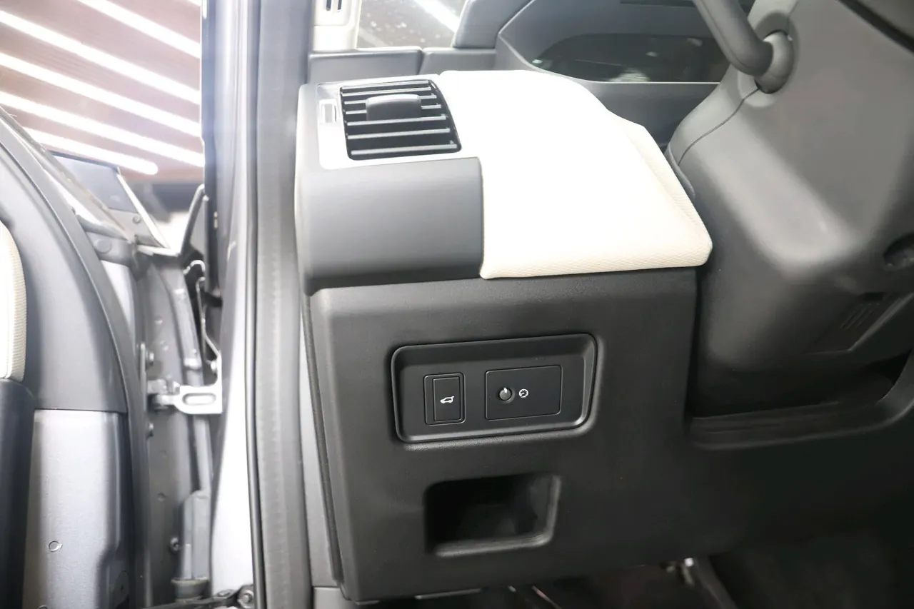 Land Rover found (imported) 2021 found 5 48V 3.0T 360PS R-Dynamic S automatic gear 9