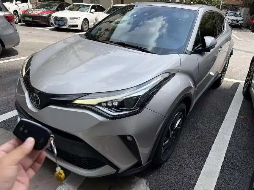 Открыть галерею: Toyota 2021 C- HR 2.0 Stepless Deluxe Edition Automatic Gear