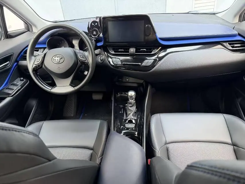 Toyota 2021 C- HR 2.0 Stepless Deluxe Edition Automatic Gear 4