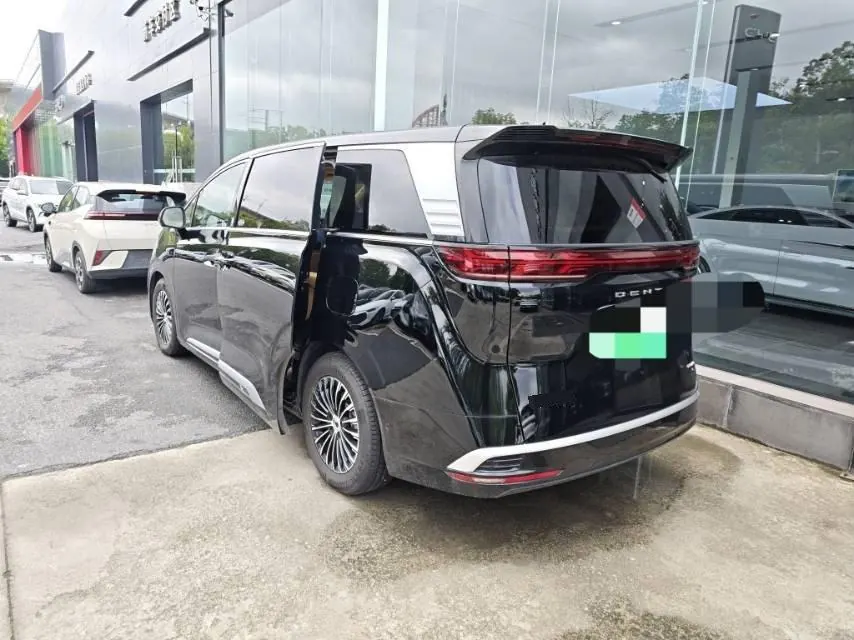 Denza 2025 Denza D9 DM-i 1.5T Stepless Smart Driving Edition 1020 Four-wheel Drive Honorable Automatic Gear 6
