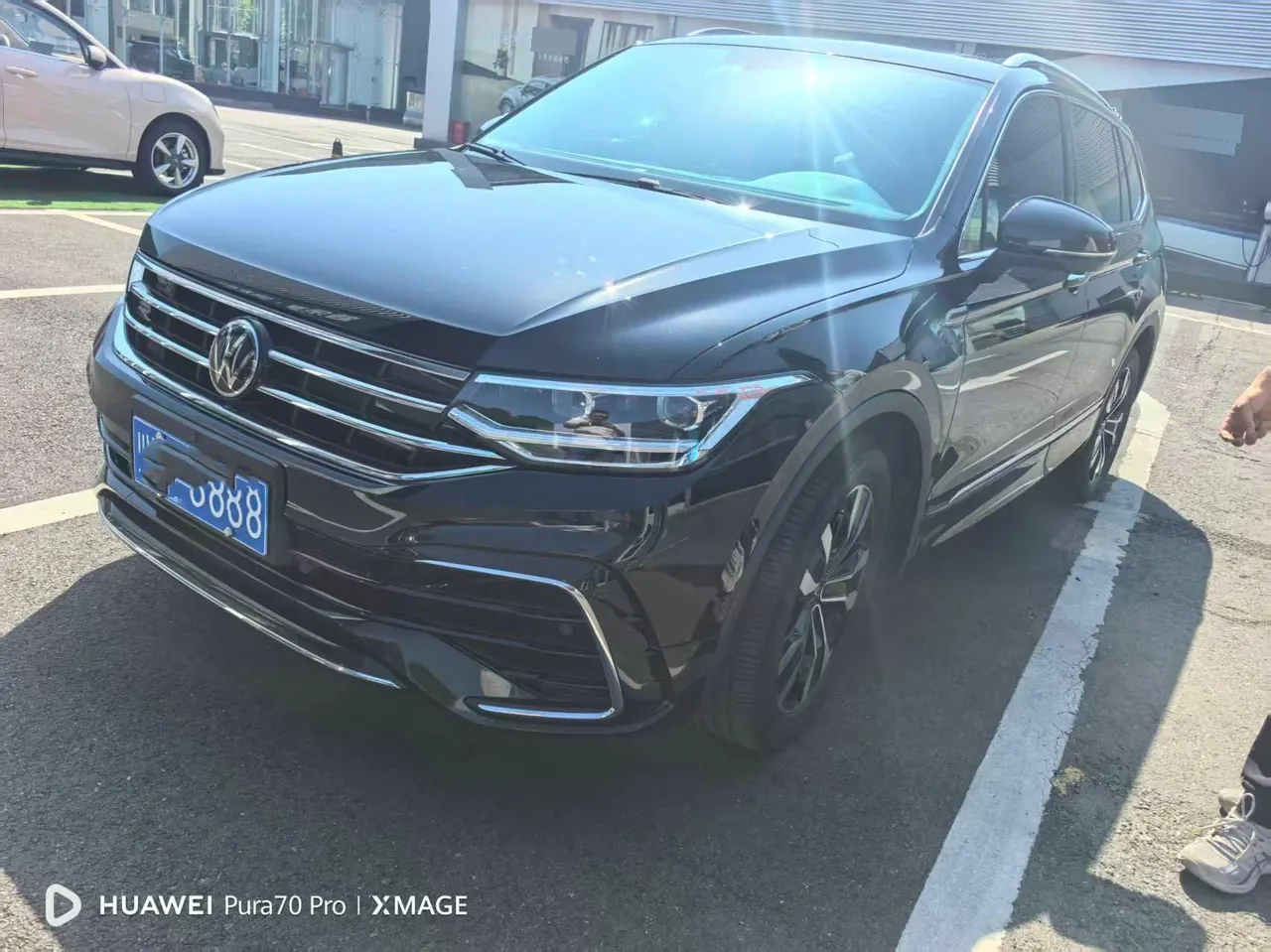 打开图片灯箱:Volkswagen 2024 Tiguan L 2.0TSI 330TSI Two-Drive Longteng Edition Automatic Gear