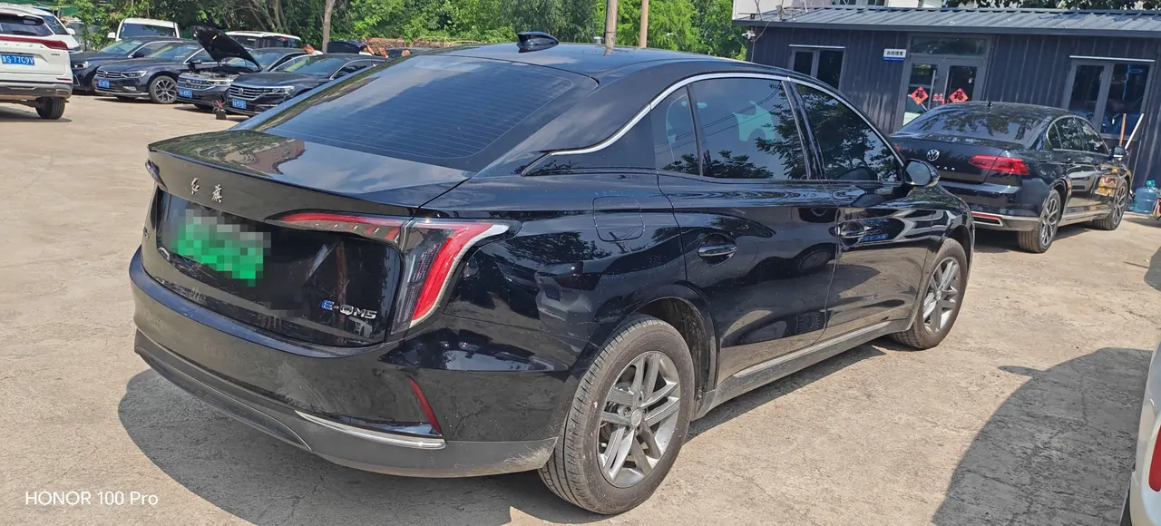 HongQi 2025 E-QM 5 500km Travel Edition Automatic Gear 3