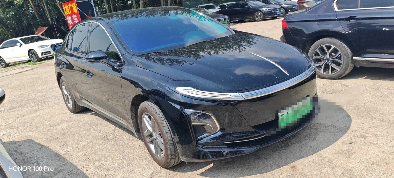 HongQi 2025 E-QM 5 500km Travel Edition Automatic Gear 4