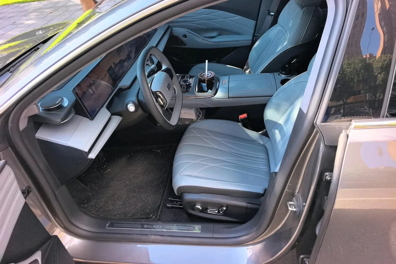 Geely Galaxy 2025 E 8 610km Discovery Edition Automatic Gear 5