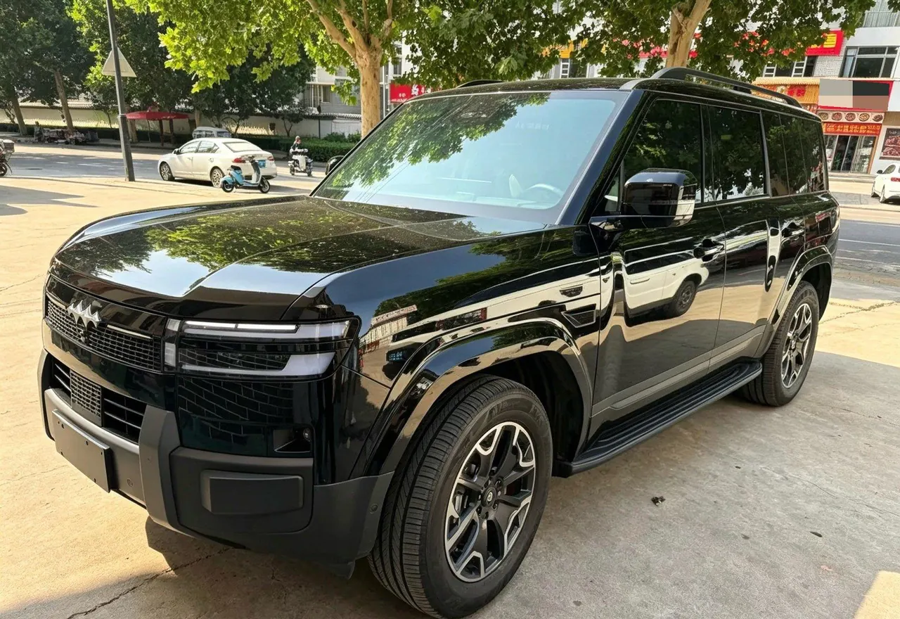 Открыть галерею: FangChengBao 2025 Titanium 7 1.5T Stepless 200KM Two-Drive Max Edition Automatic Gear