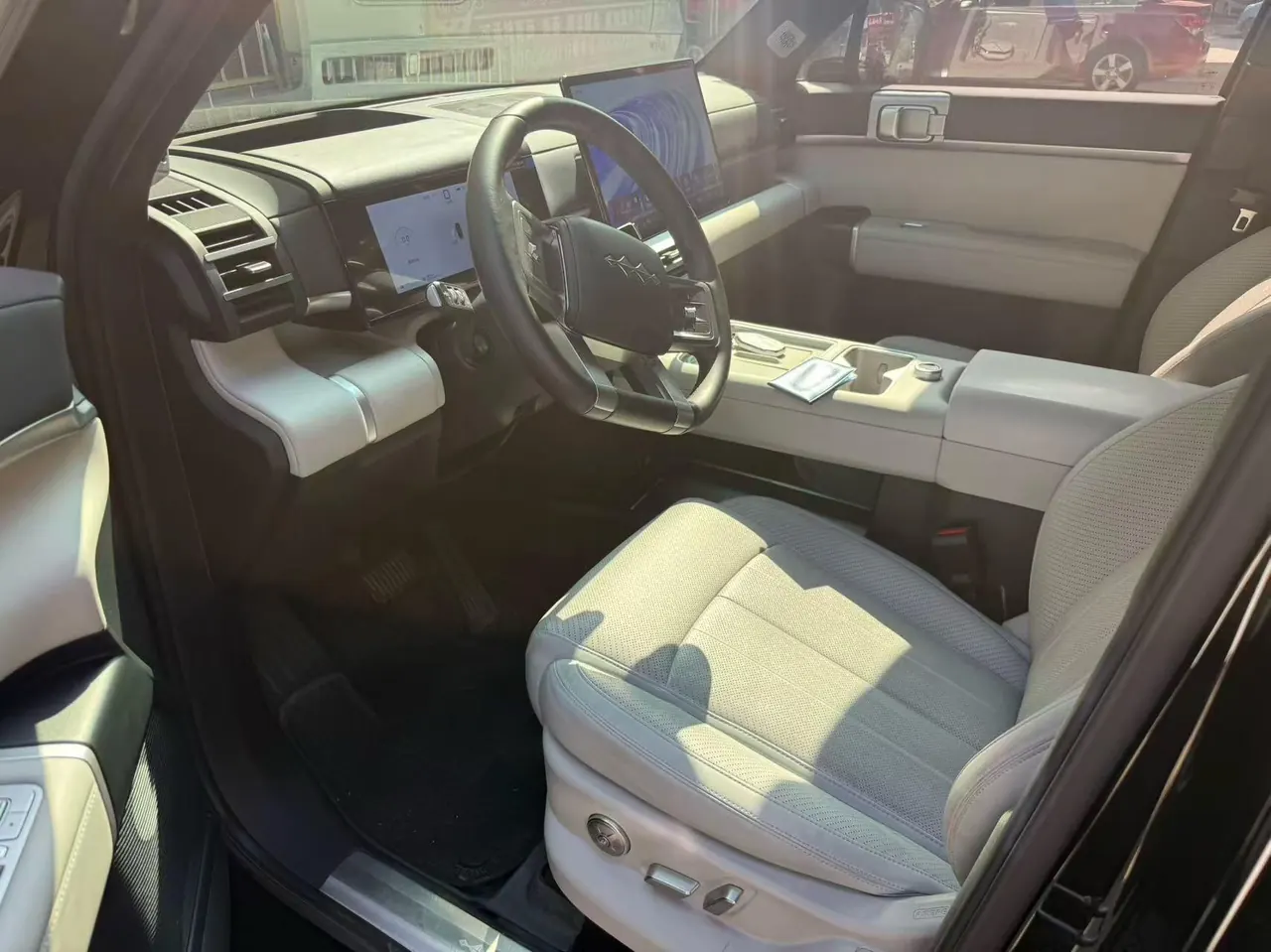 FangChengBao 2025 Titanium 7 1.5T Stepless 200KM Two-Drive Max Edition Automatic Gear 10